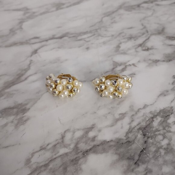 Vintage 80s Clip On Earrings Faux Pearl Bead Strands Dangle Statement 1.5" Retro - Picture 5 of 8